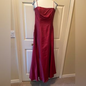 Gorgeous Scott McClintock formal red gown